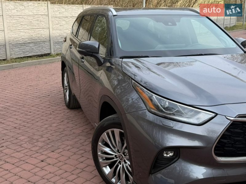 Внедорожник / Кроссовер Toyota Highlander 2025 в Львове