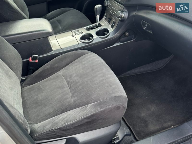 Внедорожник / Кроссовер Toyota Highlander 2011 в Луцке