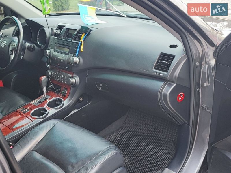Позашляховик / Кросовер Toyota Highlander 2011 в Кам'янець-Подільському
