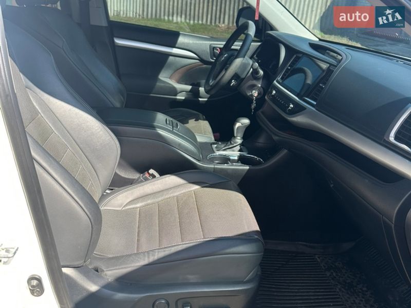 Позашляховик / Кросовер Toyota Highlander 2019 в Харкові