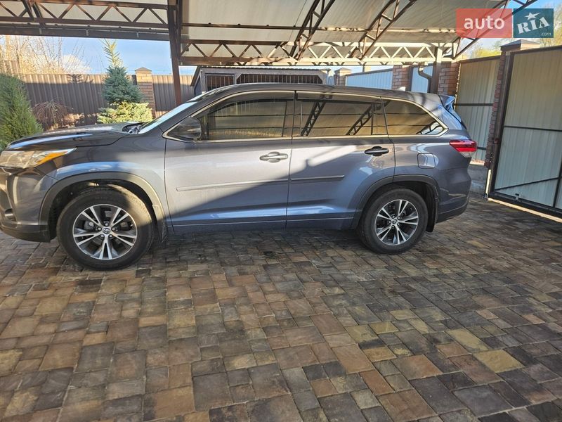 Позашляховик / Кросовер Toyota Highlander 2017 в Києві