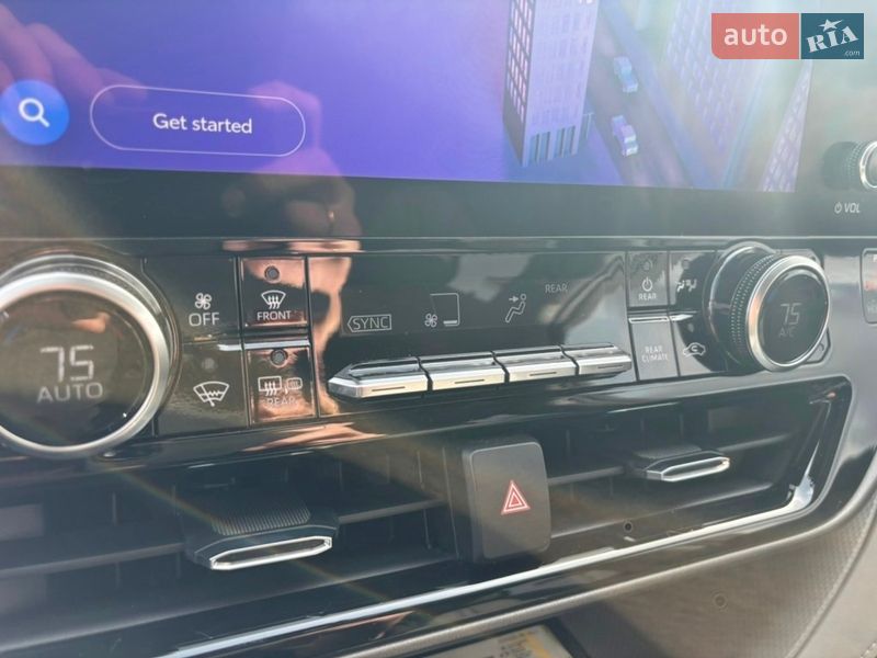 Внедорожник / Кроссовер Toyota Highlander 2023 в Днепре