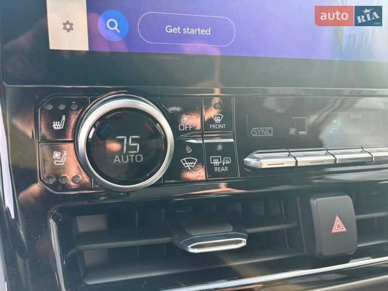 Внедорожник / Кроссовер Toyota Highlander 2023 в Днепре