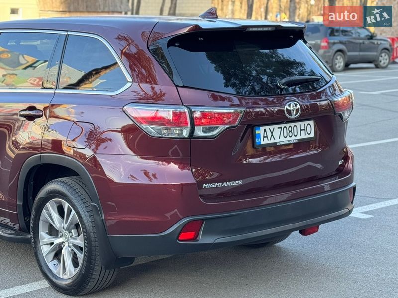 Позашляховик / Кросовер Toyota Highlander 2015 в Києві