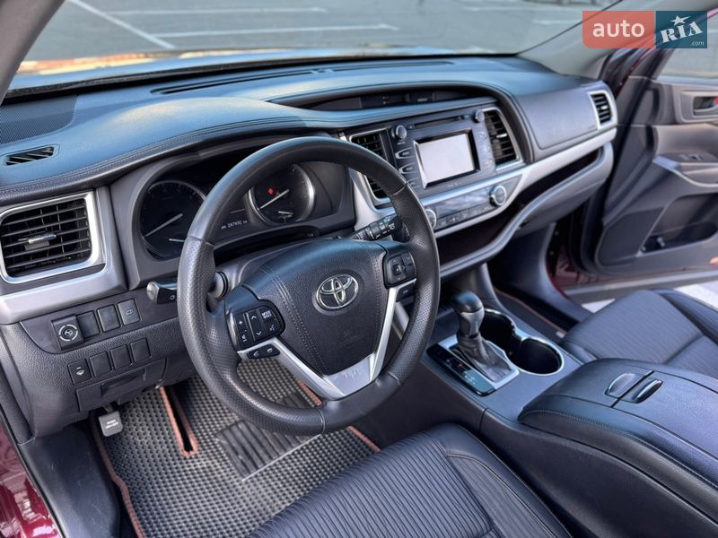 Позашляховик / Кросовер Toyota Highlander 2015 в Києві