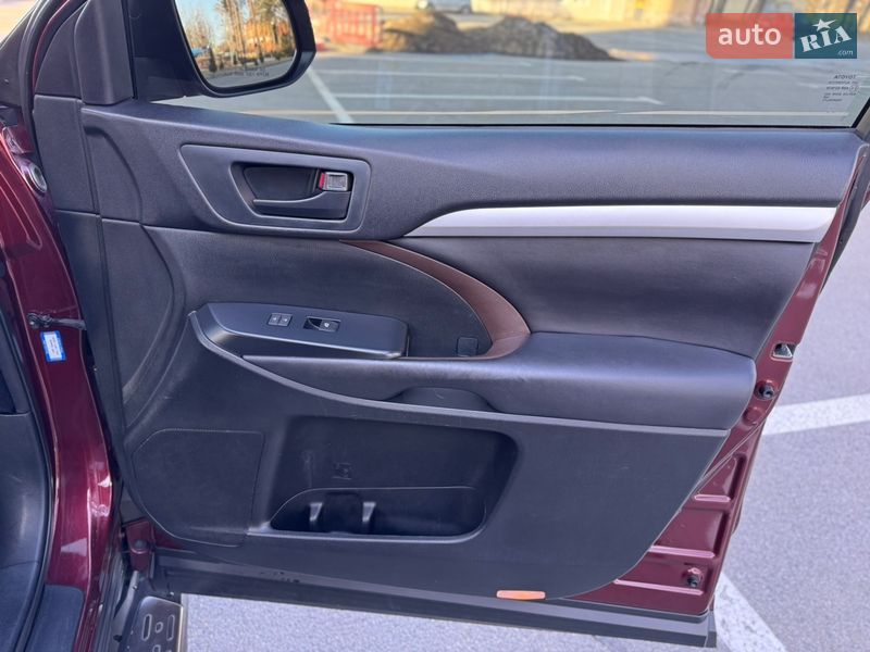 Позашляховик / Кросовер Toyota Highlander 2015 в Києві