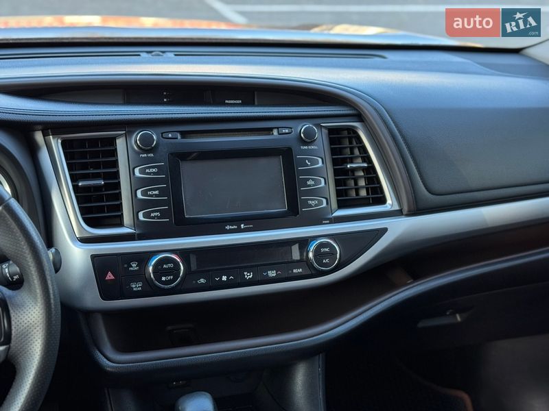 Позашляховик / Кросовер Toyota Highlander 2015 в Києві
