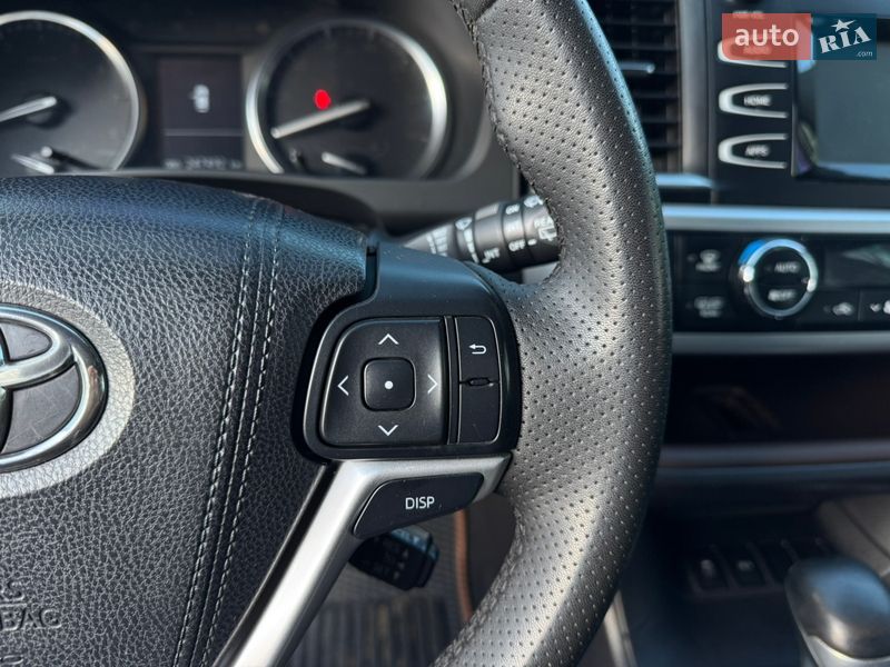 Позашляховик / Кросовер Toyota Highlander 2015 в Києві