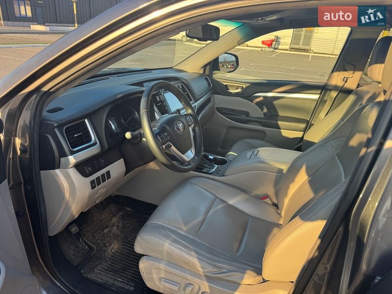 Позашляховик / Кросовер Toyota Highlander 2014 в Києві