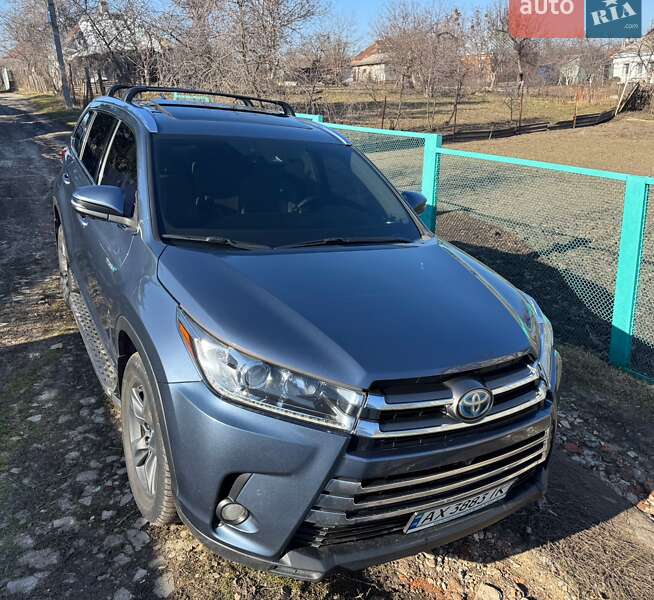 Позашляховик / Кросовер Toyota Highlander 2017 в Харкові