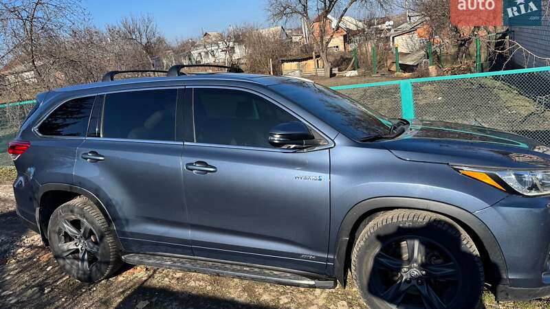 Позашляховик / Кросовер Toyota Highlander 2017 в Харкові