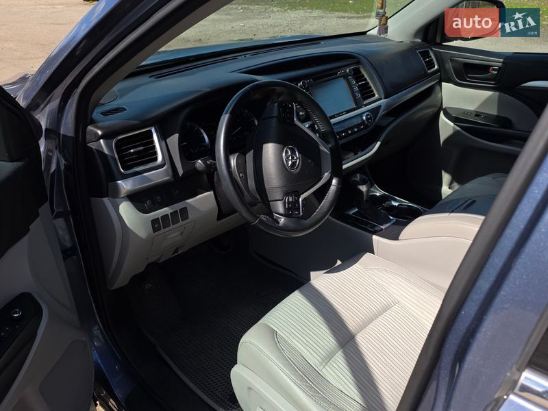 Позашляховик / Кросовер Toyota Highlander 2017 в Києві фото 6 Позашляховик / Кросовер Toyota Highlander 2017 в Києві