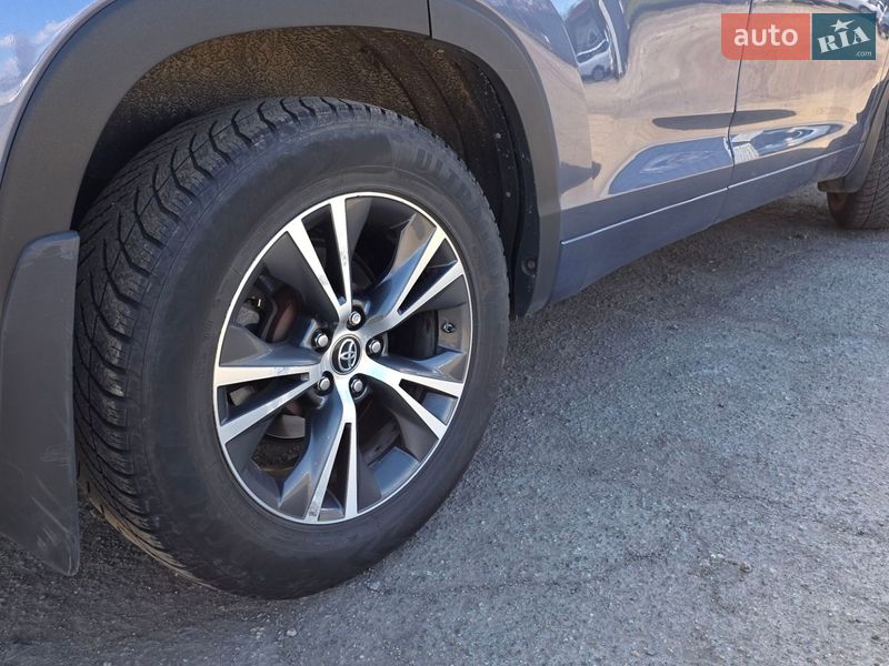 Позашляховик / Кросовер Toyota Highlander 2017 в Києві фото 15 Позашляховик / Кросовер Toyota Highlander 2017 в Києві
