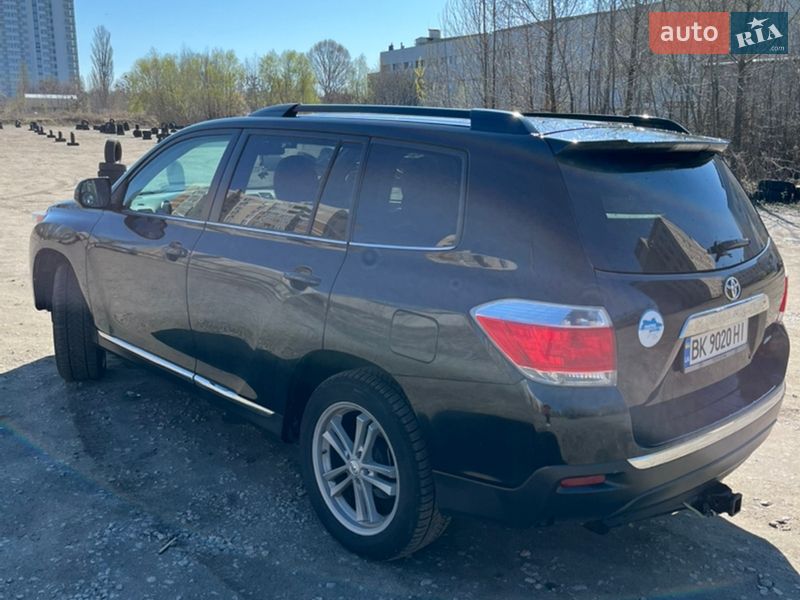 Позашляховик / Кросовер Toyota Highlander 2013 в Вишгороді