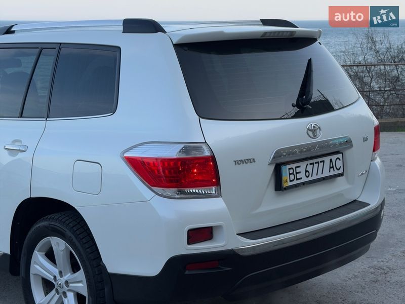 Позашляховик / Кросовер Toyota Highlander 2013 в Одесі