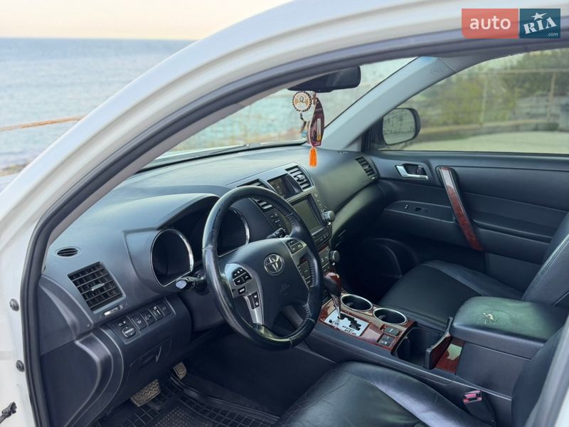 Позашляховик / Кросовер Toyota Highlander 2013 в Одесі