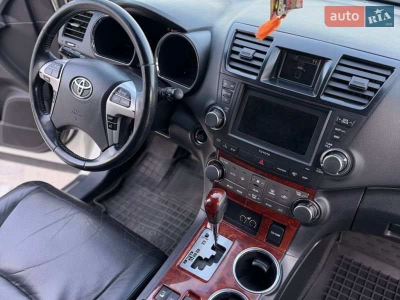 Позашляховик / Кросовер Toyota Highlander 2013 в Одесі