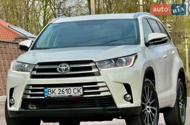 Позашляховик / Кросовер Toyota Highlander 2019 в Рівному