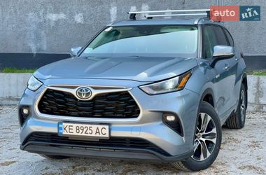Позашляховик / Кросовер Toyota Highlander 2021 в Кам'янському