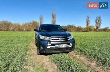 Внедорожник / Кроссовер Toyota Highlander 2018 в Киеве