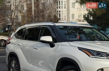 Внедорожник / Кроссовер Toyota Highlander 2020 в Киеве