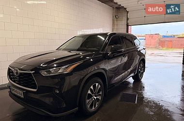 Внедорожник / Кроссовер Toyota Highlander 2020 в Сумах