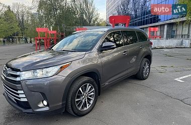 Позашляховик / Кросовер Toyota Highlander 2016 в Дніпрі