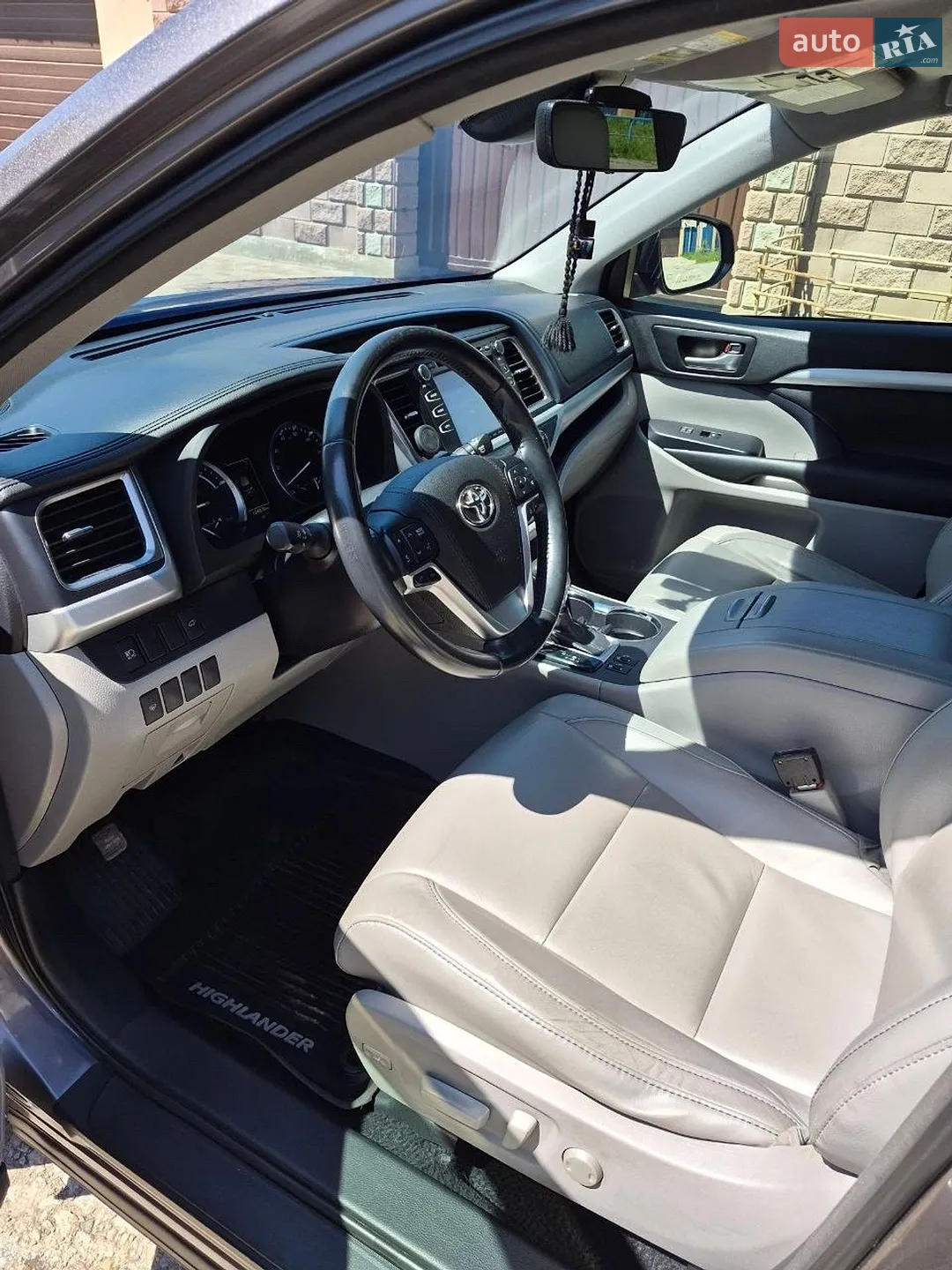 2017 Toyota Highlander - мініатюра 9