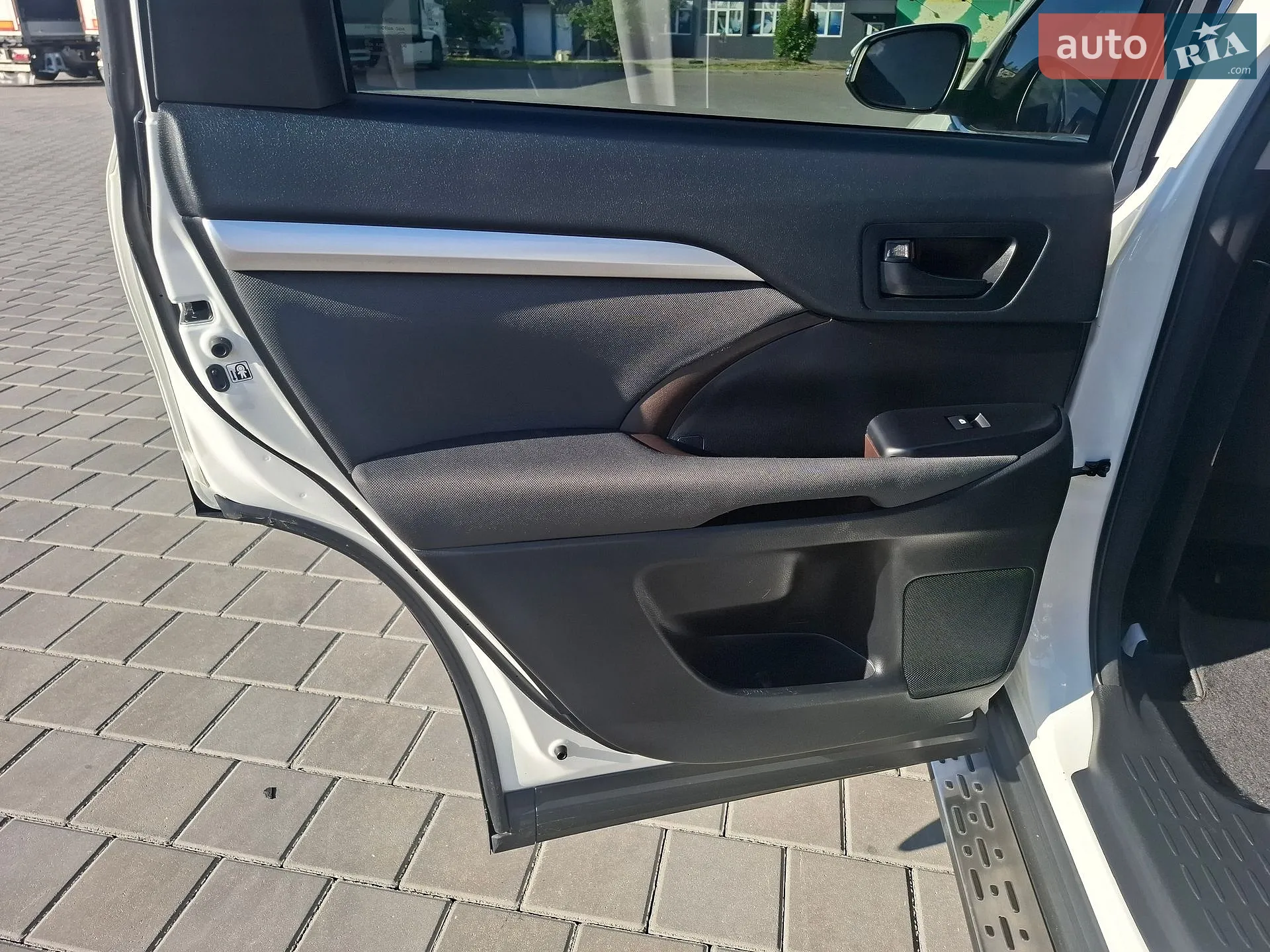 2017 Toyota Highlander - мініатюра 19