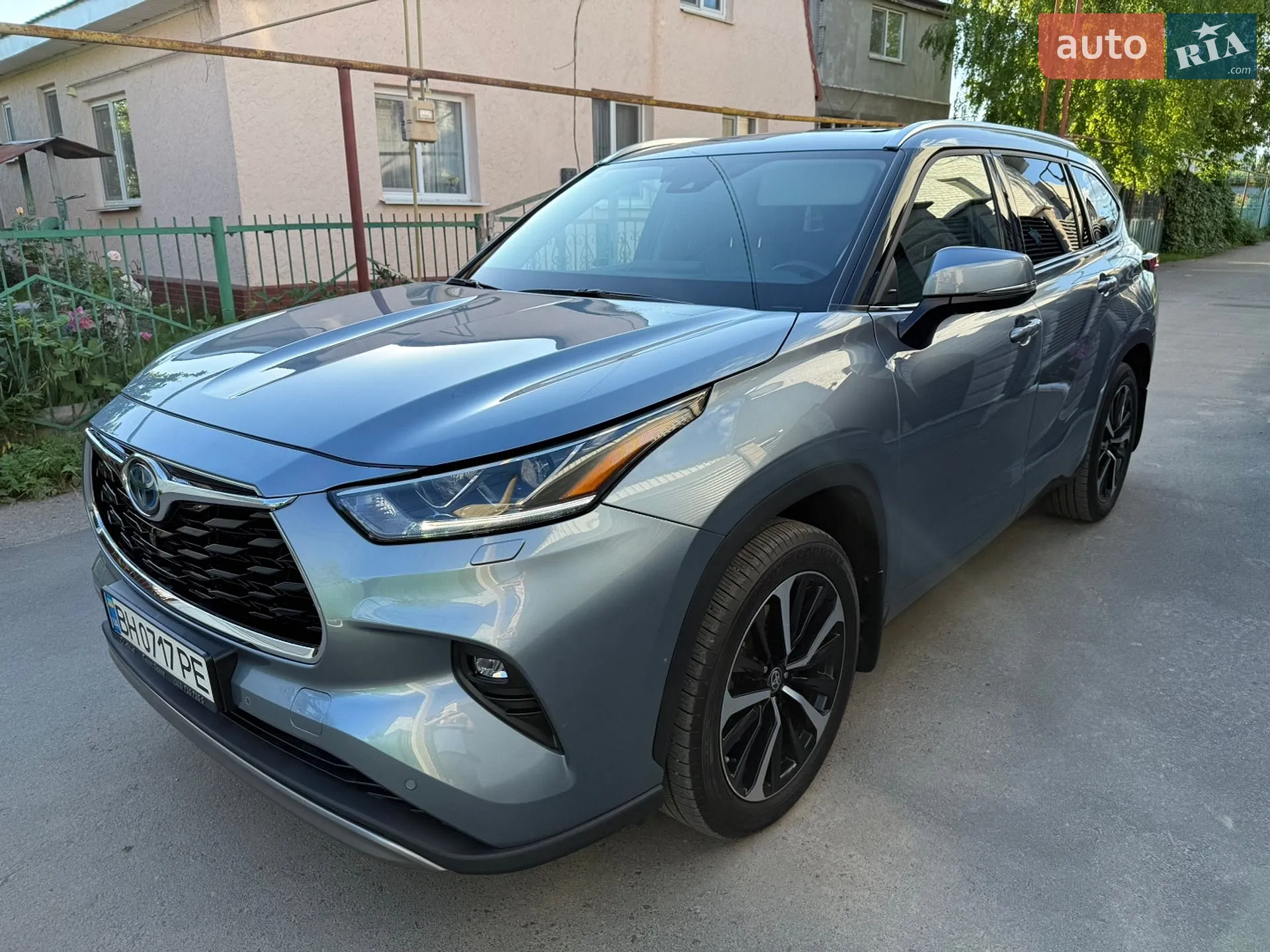 2022 Toyota Highlander - фото 1
