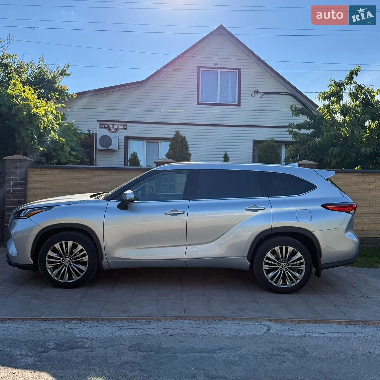 2021 Toyota Highlander - мініатюра 2