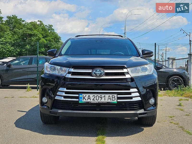 Toyota Highlander 2018 VIN 5TDBZRFH5JS899680 фото оголошення 6 з 75