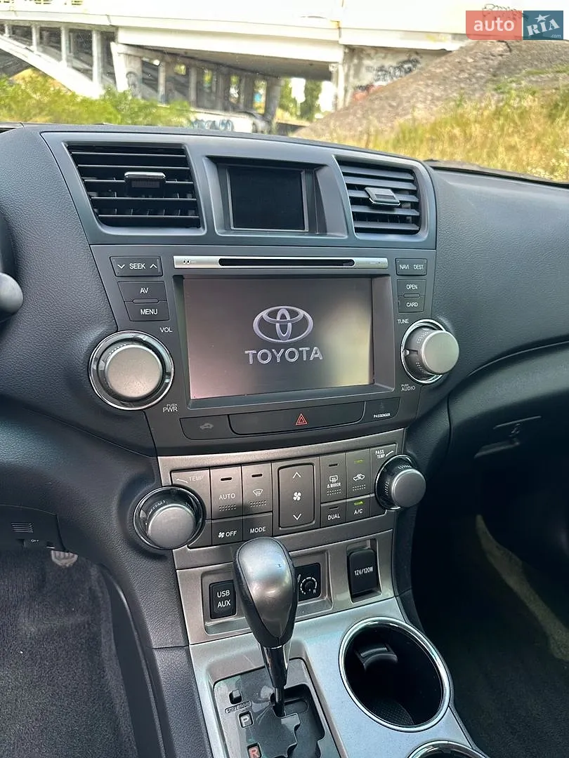 2011 Toyota Highlander - мініатюра 24