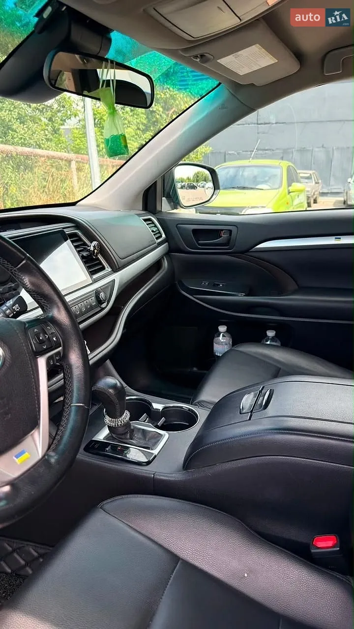 2017 Toyota Highlander - мініатюра 12