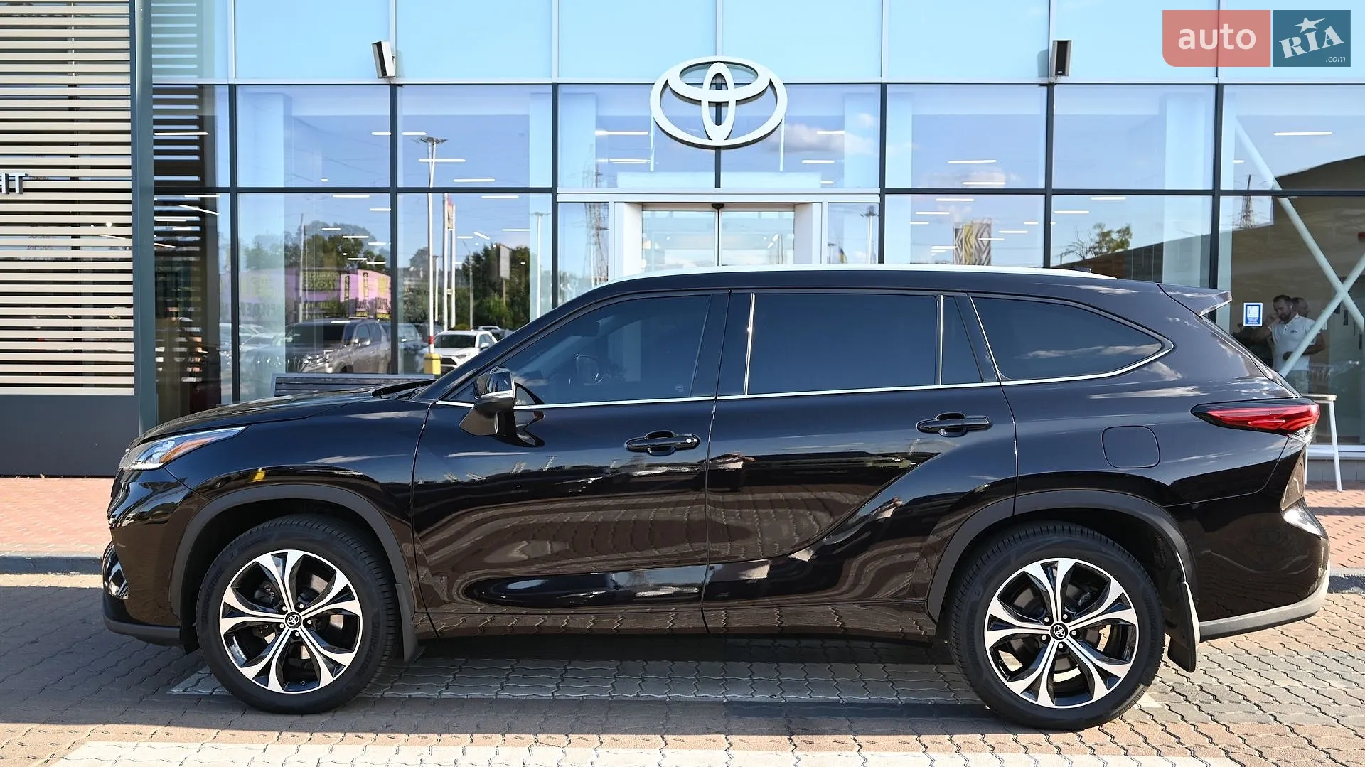 2021 Toyota Highlander - мініатюра 3