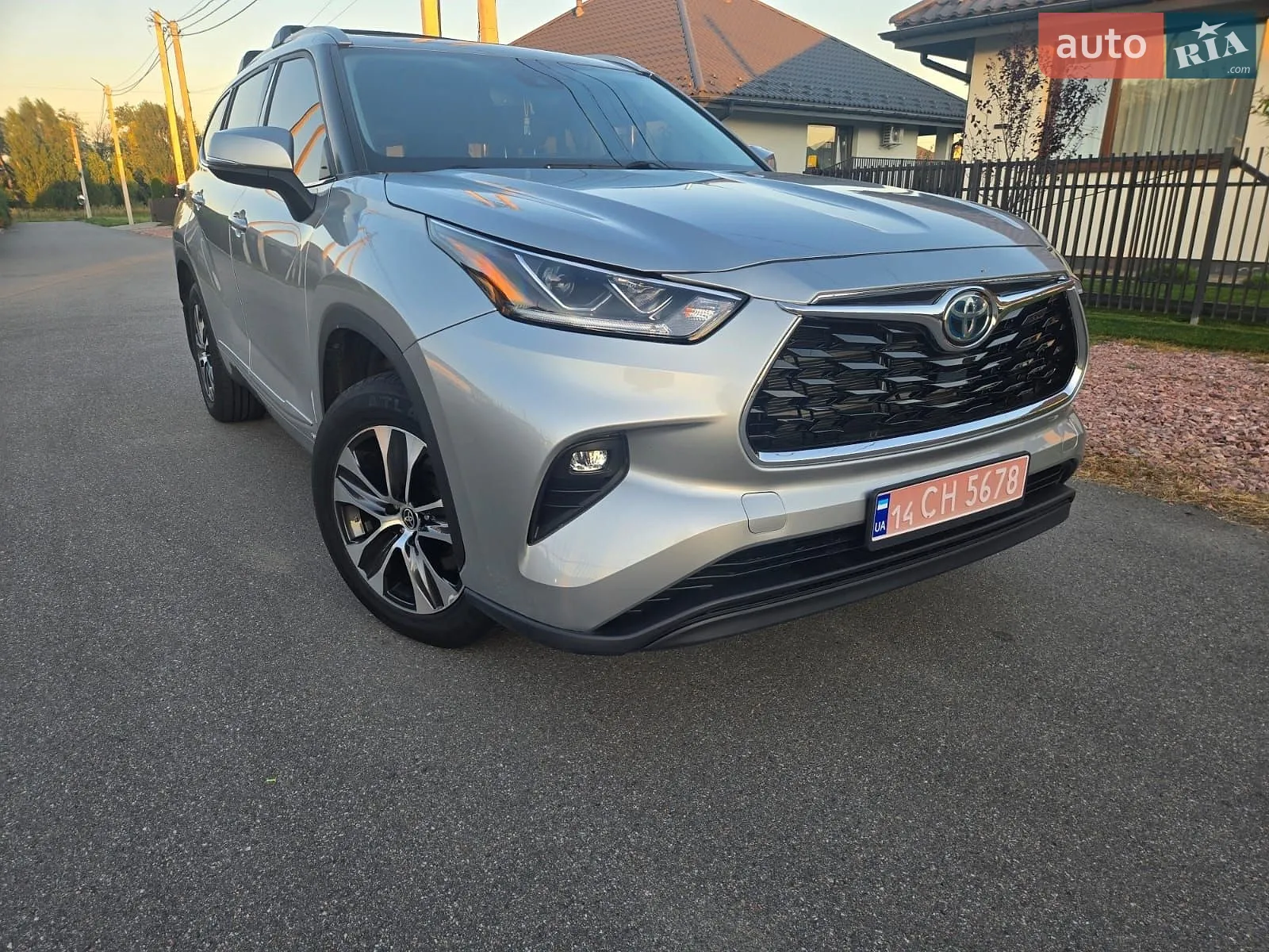 2022 Toyota Highlander - фото 1