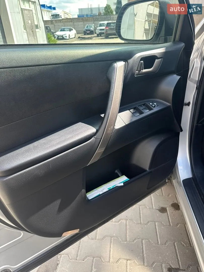 2011 Toyota Highlander - мініатюра 18