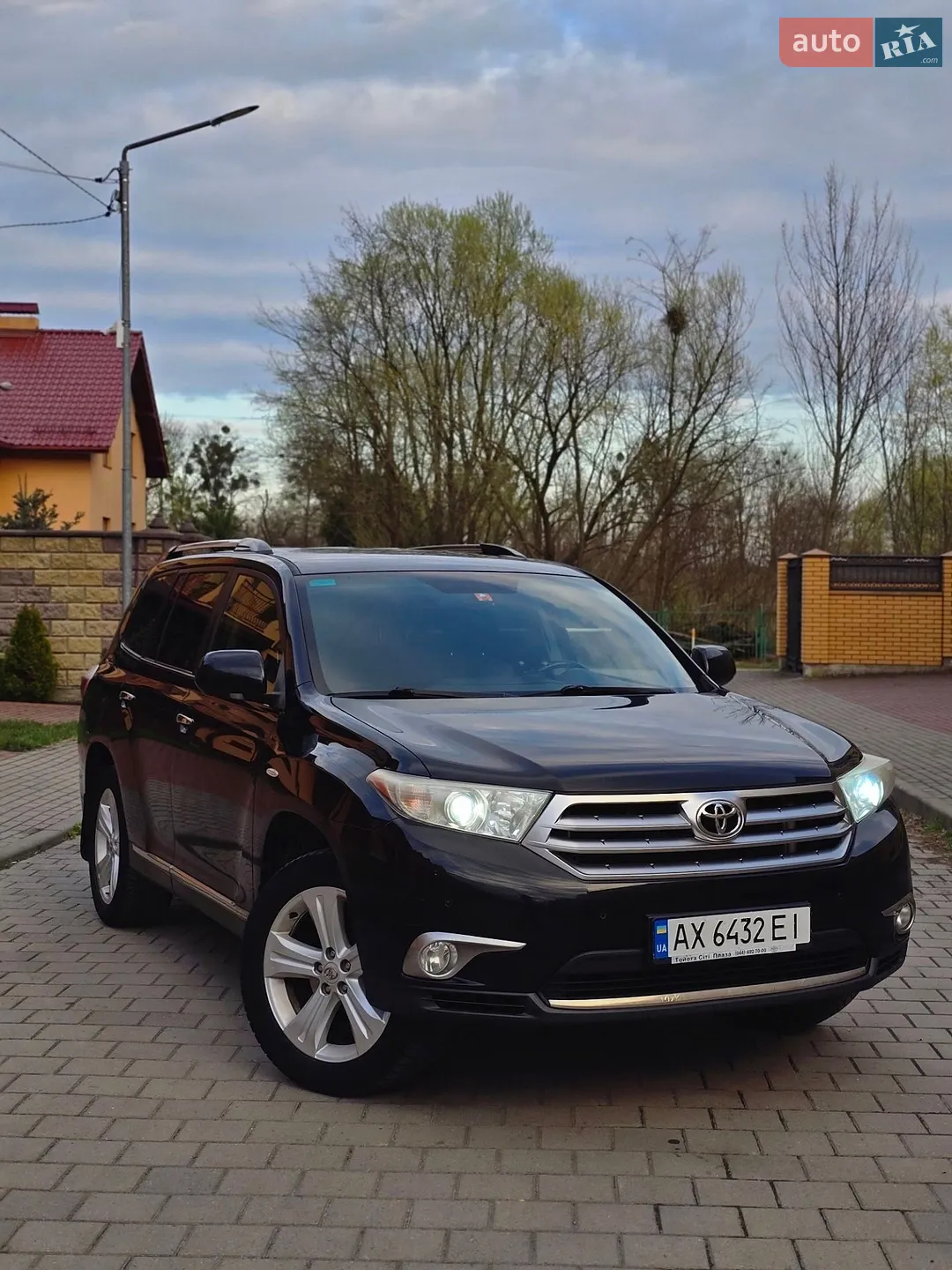 2012 Toyota Highlander - фото 1