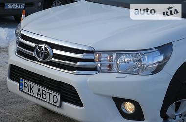 Пикап Toyota Hilux 2015 в 