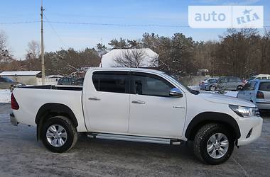 Пикап Toyota Hilux 2015 в 