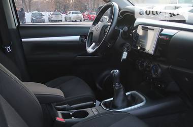 Пикап Toyota Hilux 2015 в 