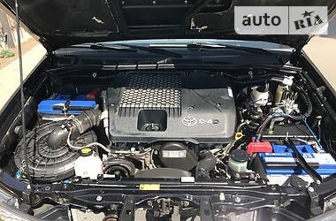 Позашляховик / Кросовер Toyota Hilux 2014 в 