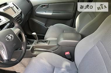 Позашляховик / Кросовер Toyota Hilux 2014 в 