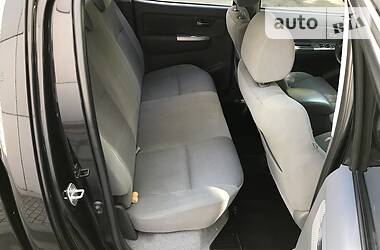 Позашляховик / Кросовер Toyota Hilux 2014 в 
