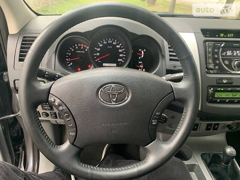 Пікап Toyota Hilux 2011 в Києві