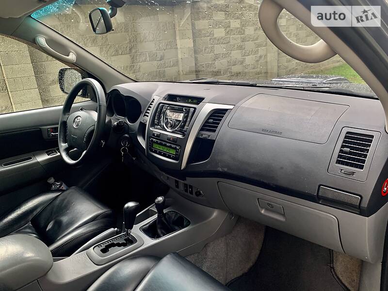 Пікап Toyota Hilux 2011 в Києві