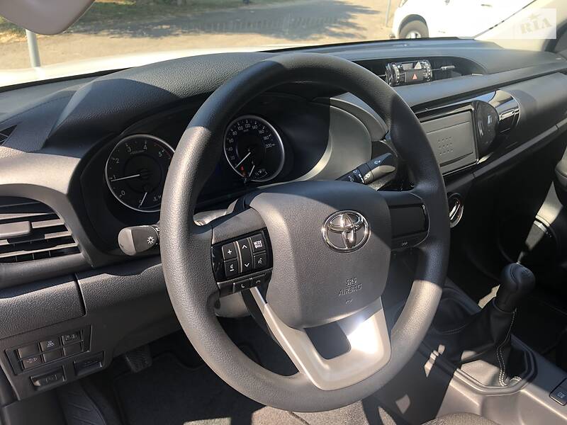 Toyota Hilux NEW 2019