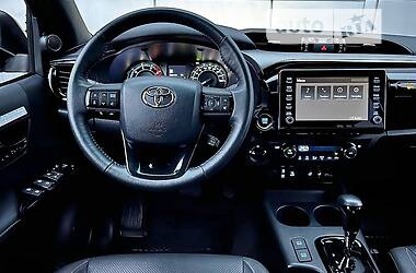 Внедорожник / Кроссовер Toyota Hilux 2021 в 