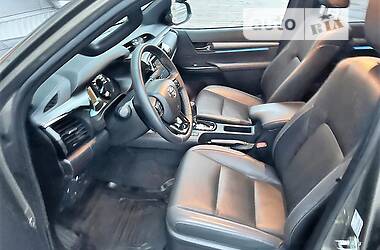Внедорожник / Кроссовер Toyota Hilux 2021 в 