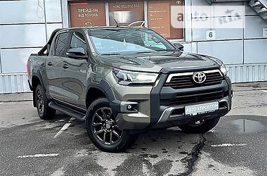 Внедорожник / Кроссовер Toyota Hilux 2021 в 